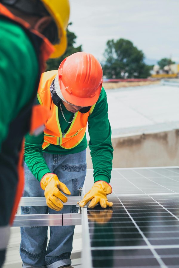 Panneau solaire photovoltaïque : engagement et satisfaction clients